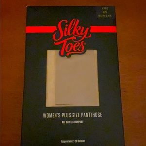 Silky Toes Women’s Plus Size Pantyhose